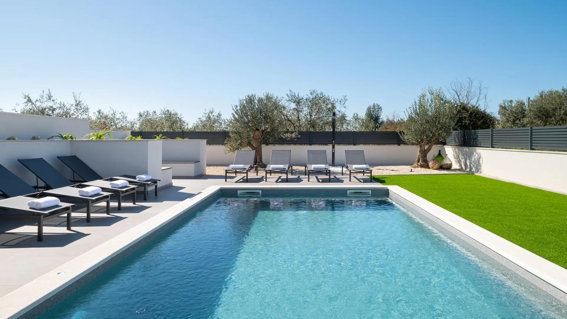 Villa Zenith With Private Pool And Jacuzzi Bibinje