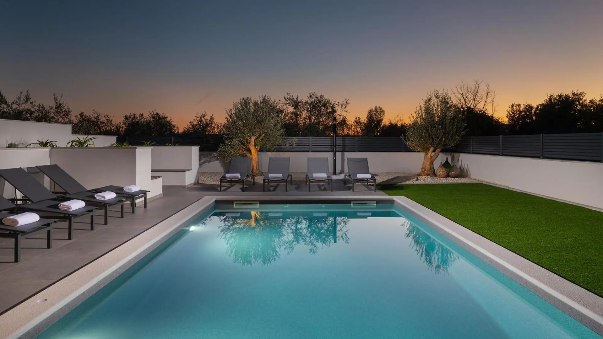 Villa Zenith With Private Pool And Jacuzzi Bibinje Kroatien
